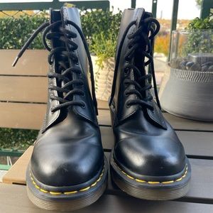 Dr Martin 8 Hole Black Leather Heeled Boots